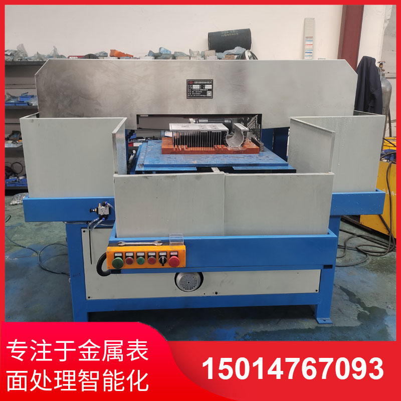 鋁材直(zhi)紋拉(la)絲機生産(chan)供應